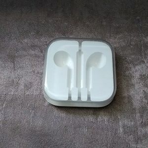 Apple iPhone Earphone Case